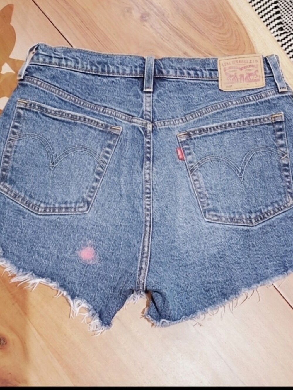 LEVIS (ARITZIA) 501 High Rise Denim Shorts Cut Offs (Fits Like a 27/28 - Picture 8 of 14